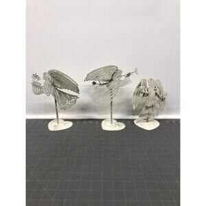 3 Vintage Angels on Heart Shaped Stand in Whitewashed Metal
